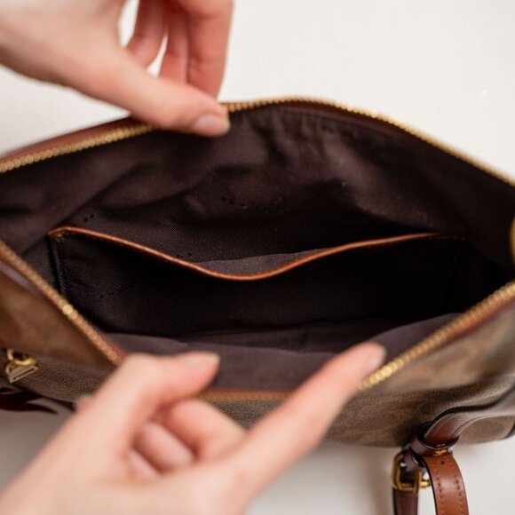 NWOT Coach Leather Monogram Corssbody Bag - Picture 10 of 15